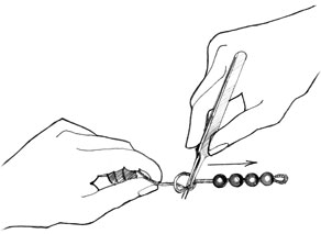 Abbildung: Geknüpfte oder ungeknüpfte Halskette